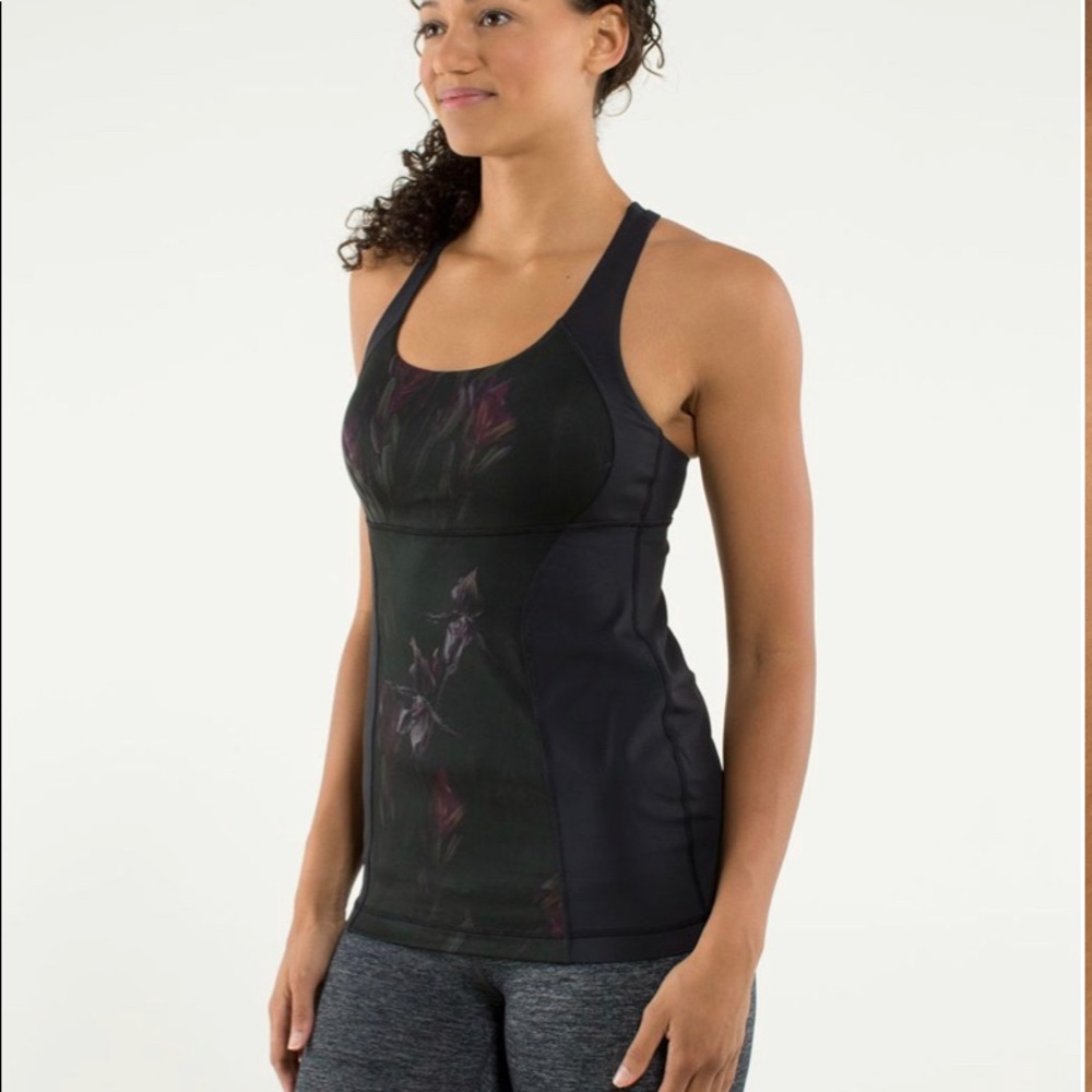 Lululemon Energy Tank
Midnight Iris Multi / Black size 4. Excellent condition.